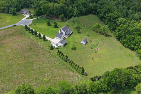 Tiny photo for 1354 Hickory Trail, Carbondale, IL 62902 (MLS # 12632662)