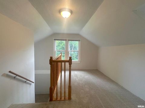 Tiny photo for 604 W Walnut Street, Carbondale, IL 62901 (MLS # EB458581)