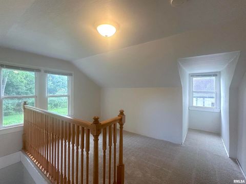 Tiny photo for 604 W WALNUT Street, Carbondale, IL 62901 (MLS # EB458581)