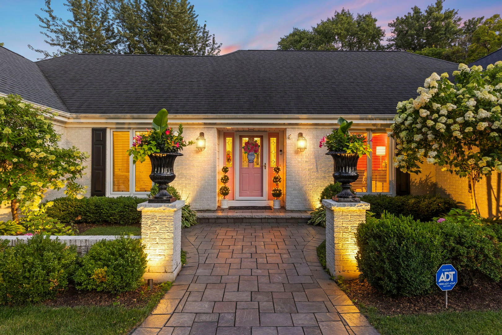 1010 Thunderbird Lane