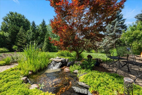 Tiny photo for 470 Prairieview Drive, Geneva, IL 60134 (MLS # 12652486)
