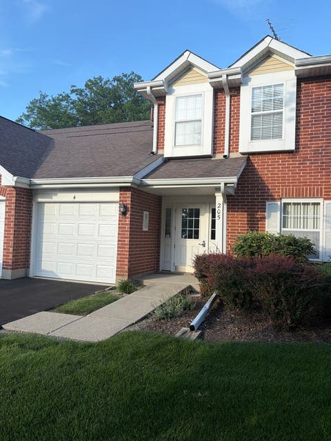 Photo of 205 ASHBURY Lane E #E3, Roselle, IL 60172 (MLS # 12693797)
