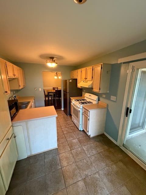 Tiny photo for 205 ASHBURY Lane E #E3, Roselle, IL 60172 (MLS # 12693797)