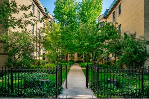 Tiny photo for 1425 W Summerdale Avenue #3A, Chicago, IL 60640 (MLS # 12643789)