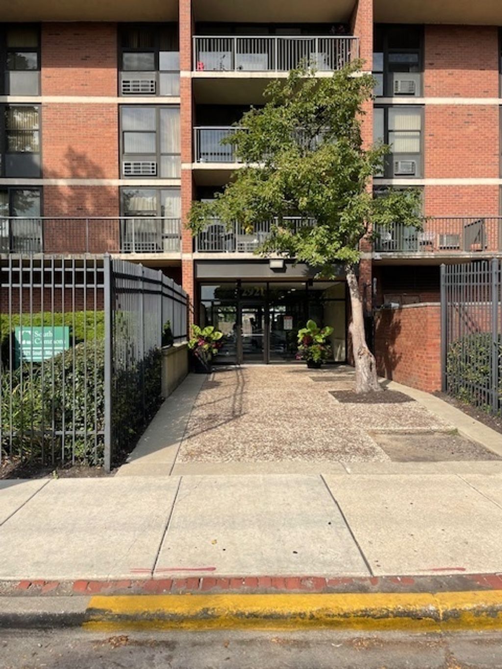 Photo for 2921 S MICHIGAN Avenue #405, Chicago, IL 60616 (MLS # 12468447)