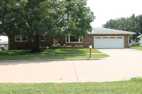 Photo of 914 Cherry Drive, Geneseo, IL 61254 (MLS # 12731015)
