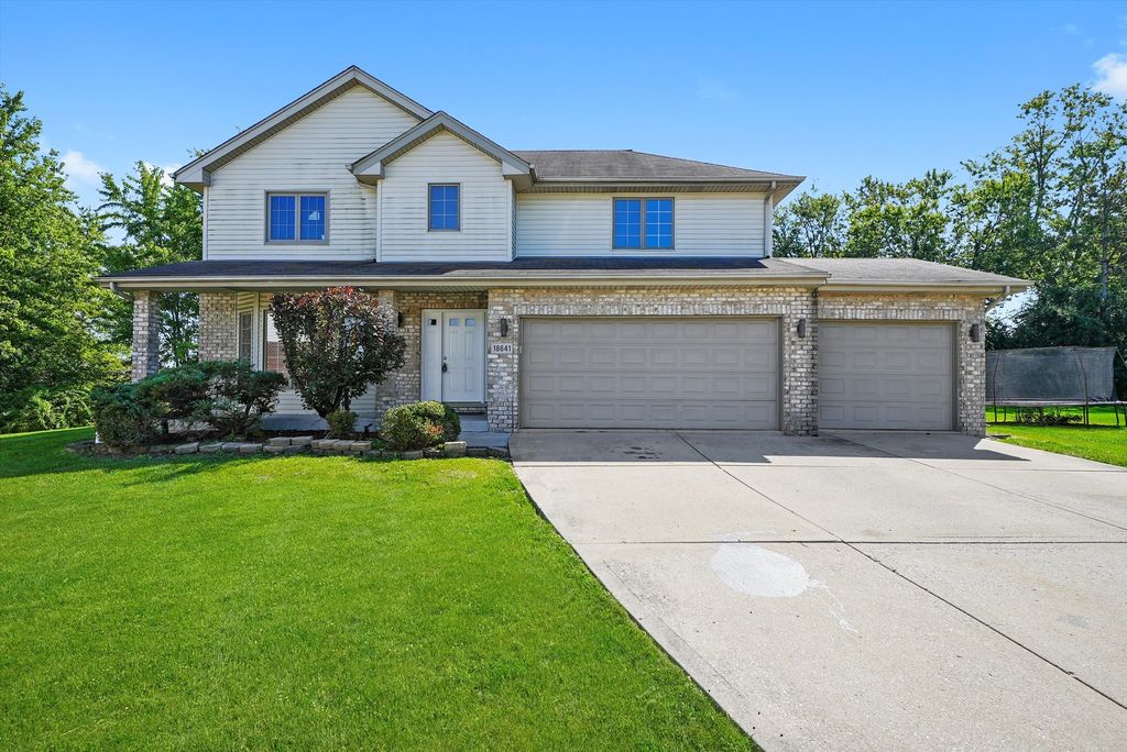 Photo for 18641 Loras Court, Country Club Hills, IL 60478 (MLS # 12485822)