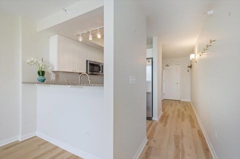 Tiny photo for 1640 Maple Avenue #808, Evanston, IL 60201 (MLS # 12590136)