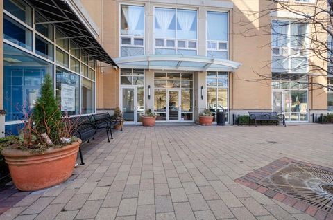 Tiny photo for 1640 Maple Avenue #808, Evanston, IL 60201 (MLS # 12590136)