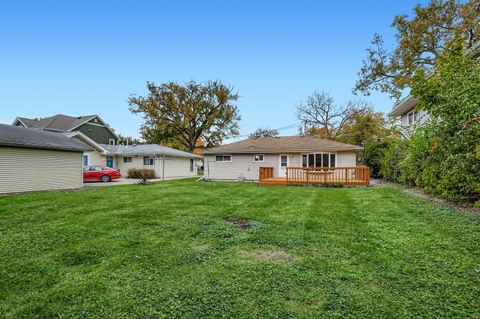 Tiny photo for 115 W HELEN Road, Palatine, IL 60067 (MLS # 12506211)