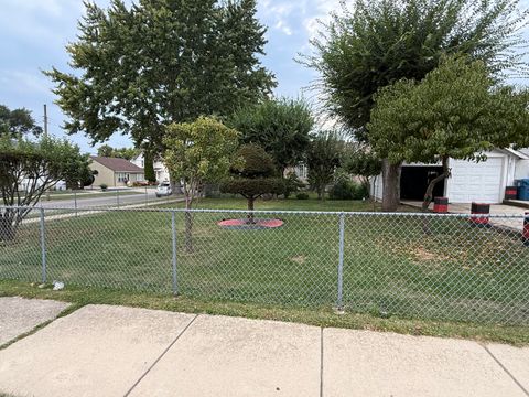 Tiny photo for 172 N East Avenue, Aurora, IL 60505 (MLS # 12479406)