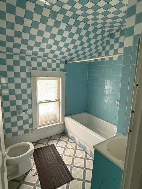 Tiny photo for 172 N East Avenue, Aurora, IL 60505 (MLS # 12479406)