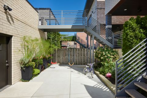 Tiny photo for 2334 W Ohio Street, Chicago, IL 60612 (MLS # 12566406)