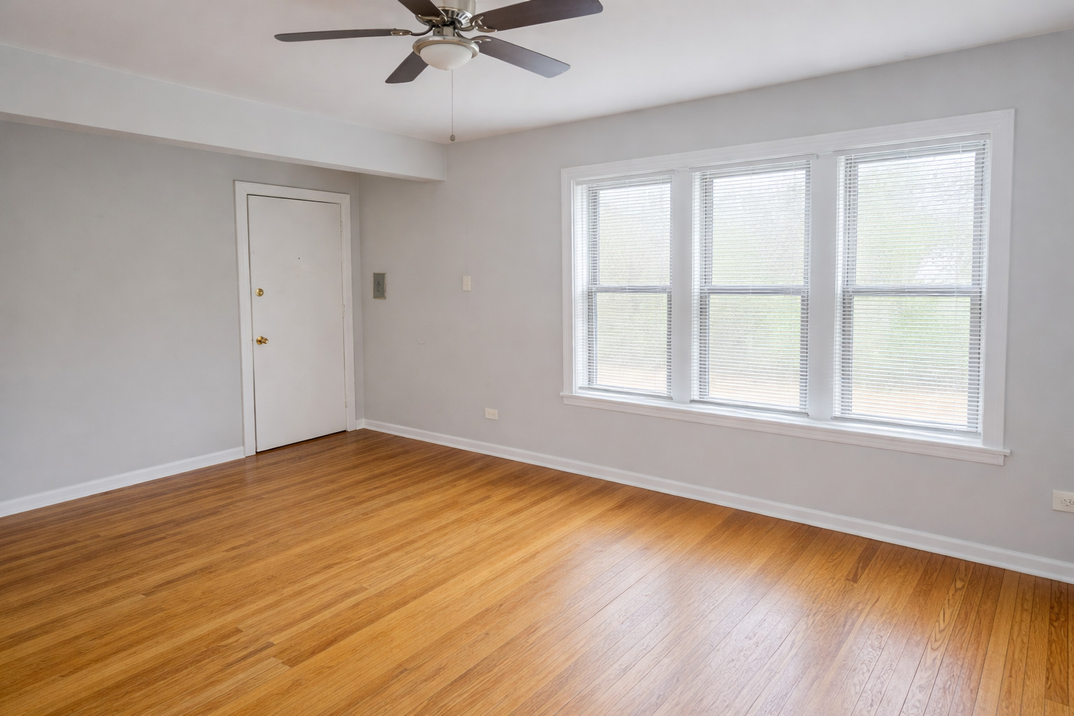 2125 E 67th Street 3E