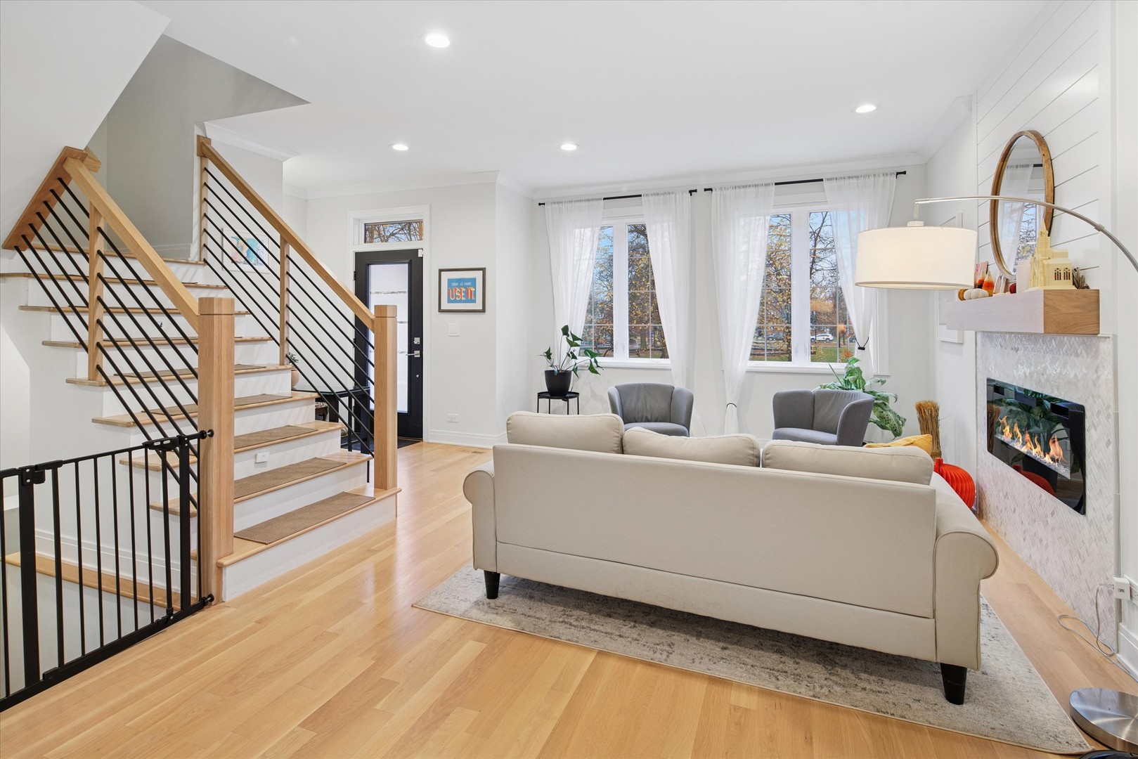 5240 W Winnemac Avenue