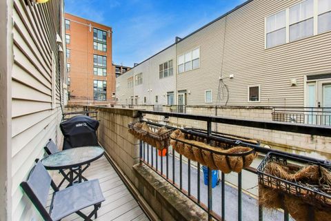 Tiny photo for 49 E 23rd Street, Chicago, IL 60616 (MLS # 12611142)