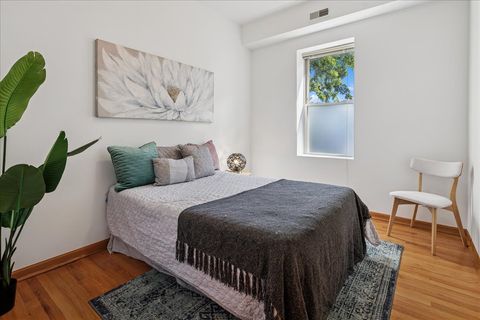 Tiny photo for 6135 S Drexel Avenue #4B, Chicago, IL 60637 (MLS # 12522002)