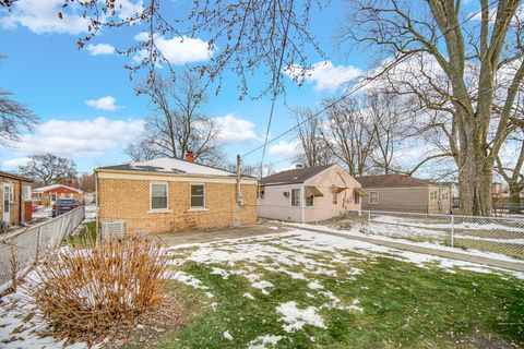 Tiny photo for 12510 S Elizabeth Street, Calumet Park, IL 60827 (MLS # 12467658)