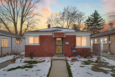 Tiny photo for 12510 S Elizabeth Street, Calumet Park, IL 60827 (MLS # 12467658)