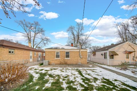 Tiny photo for 12510 S Elizabeth Street, Calumet Park, IL 60827 (MLS # 12467658)