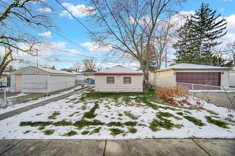 Tiny photo for 12510 S Elizabeth Street, Calumet Park, IL 60827 (MLS # 12467658)