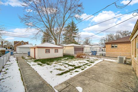 Tiny photo for 12510 S Elizabeth Street, Calumet Park, IL 60827 (MLS # 12467658)