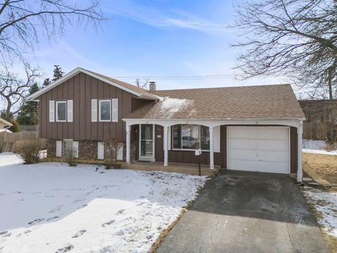 Tiny photo for 215 E Lincoln Avenue, Glendale Heights, IL 60139 (MLS # 12566846)