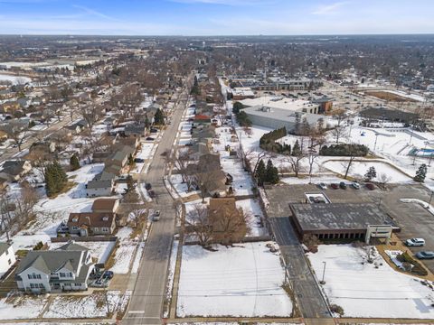 Tiny photo for 215 E Lincoln Avenue, Glendale Heights, IL 60139 (MLS # 12566846)