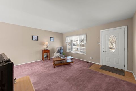 Tiny photo for 215 E Lincoln Avenue, Glendale Heights, IL 60139 (MLS # 12566846)