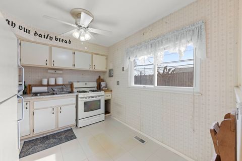 Tiny photo for 215 E Lincoln Avenue, Glendale Heights, IL 60139 (MLS # 12566846)