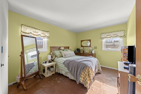 Tiny photo for 215 E Lincoln Avenue, Glendale Heights, IL 60139 (MLS # 12566846)