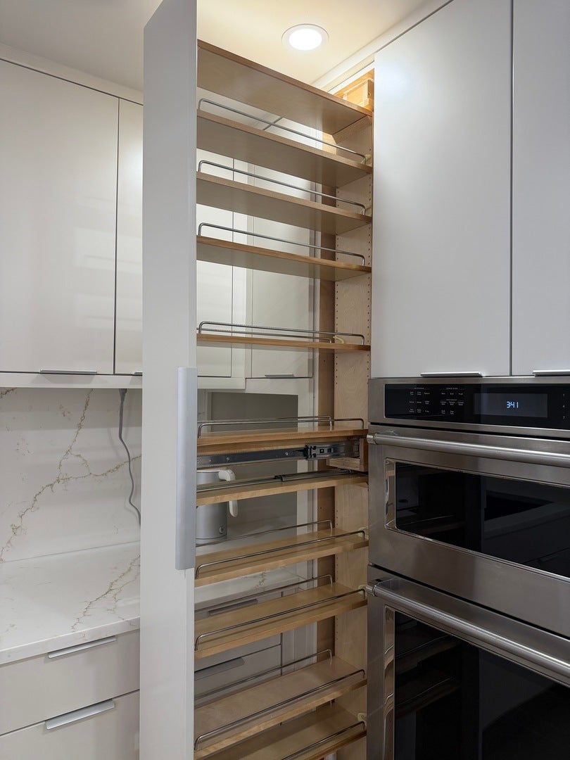 360 E Randolph Street 1606