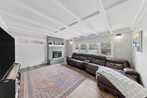 Tiny photo for 291 N Maple Avenue, Elmhurst, IL 60126 (MLS # 12627377)