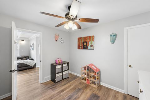 Tiny photo for 291 N Maple Avenue, Elmhurst, IL 60126 (MLS # 12627377)