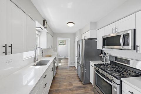 Tiny photo for 291 N Maple Avenue, Elmhurst, IL 60126 (MLS # 12627377)
