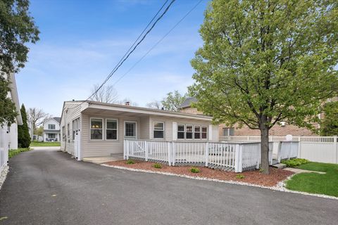Tiny photo for 291 N Maple Avenue, Elmhurst, IL 60126 (MLS # 12627377)