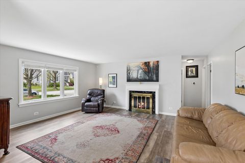 Tiny photo for 291 N Maple Avenue, Elmhurst, IL 60126 (MLS # 12627377)