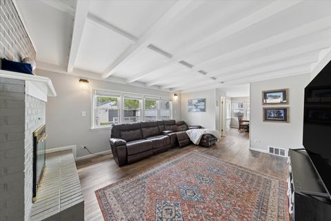 Tiny photo for 291 N Maple Avenue, Elmhurst, IL 60126 (MLS # 12627377)