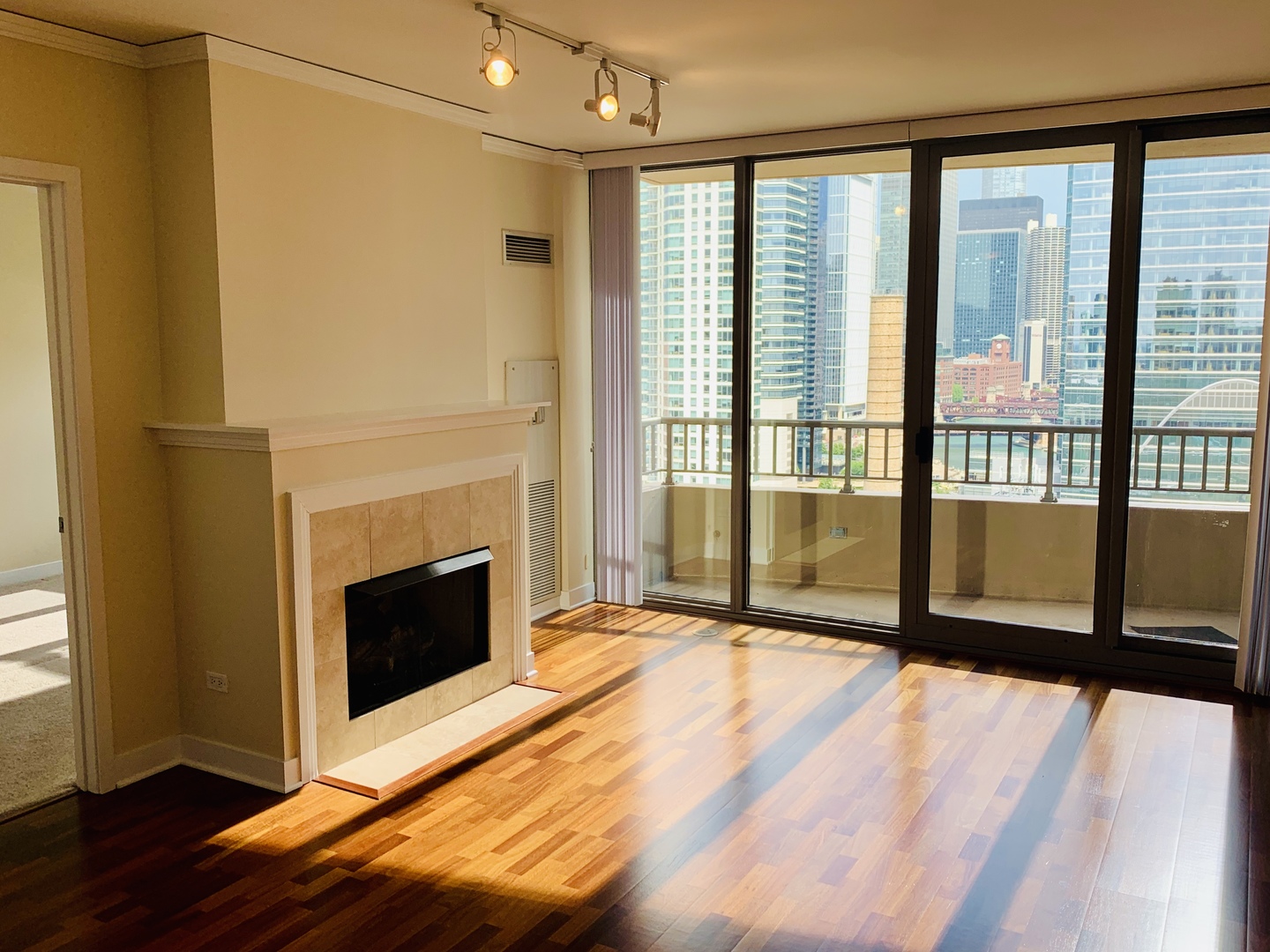 200 N Jefferson Street 1707