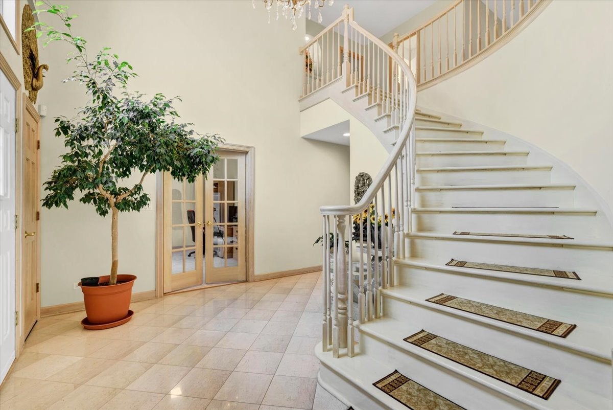 1922 Deercrest Lane
