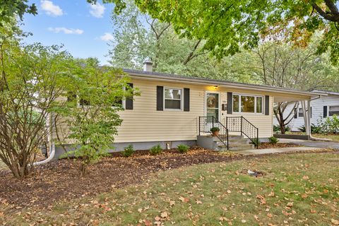 Photo of 328 S 14TH Street, St. Charles, IL 60174 (MLS # 12491212) Photo of 328 S 14TH Street, St. Charles, IL 60174 (MLS # 12491212)