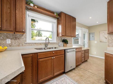 Tiny photo for 9532 Lexington Avenue, Brookfield, IL 60513 (MLS # 12472592)