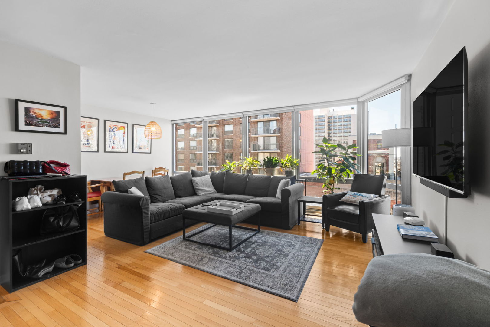 21 W GOETHE Street 18A