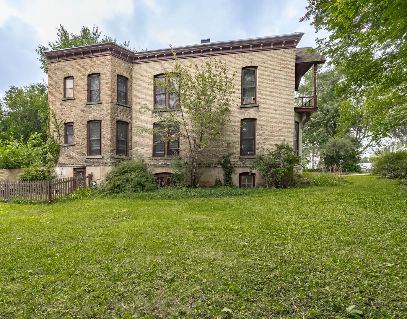358 Bent Street
