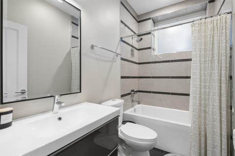 Tiny photo for 6739 N Oxford Avenue, Chicago, IL 60631 (MLS # 12728877)