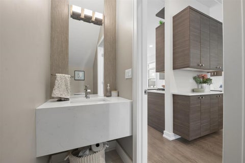 Tiny photo for 6739 N Oxford Avenue, Chicago, IL 60631 (MLS # 12728877)