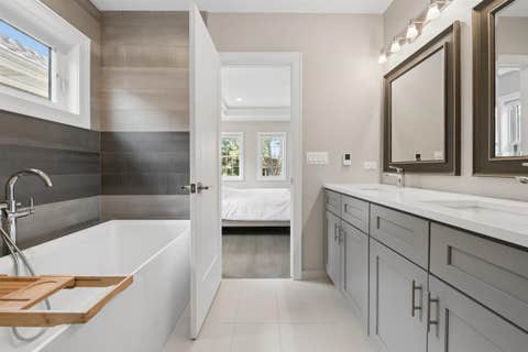 Tiny photo for 6739 N Oxford Avenue, Chicago, IL 60631 (MLS # 12728877)