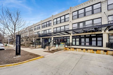 1151 W 15TH Street 136 Chicago IL 60608