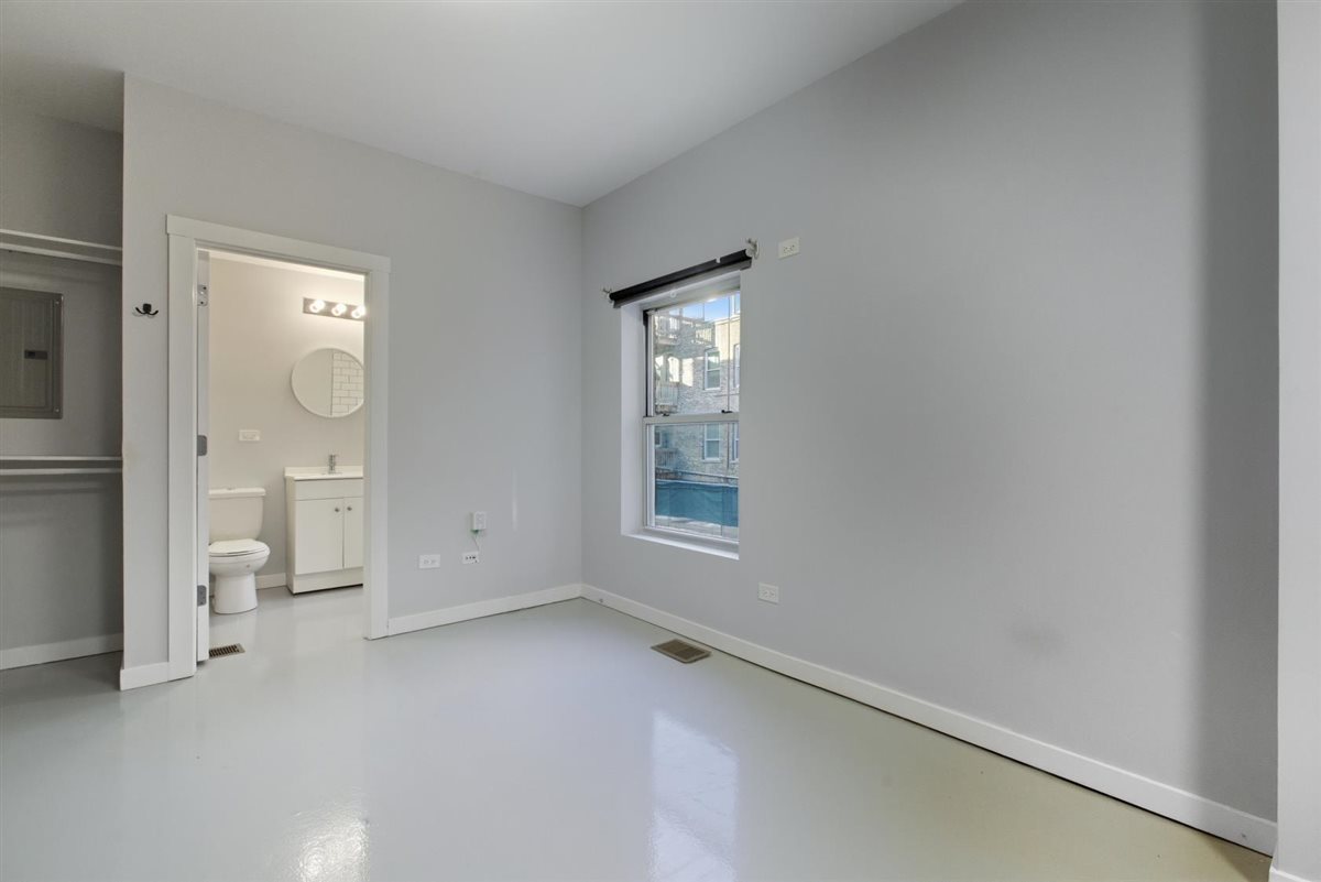 4700 N Racine Avenue 111