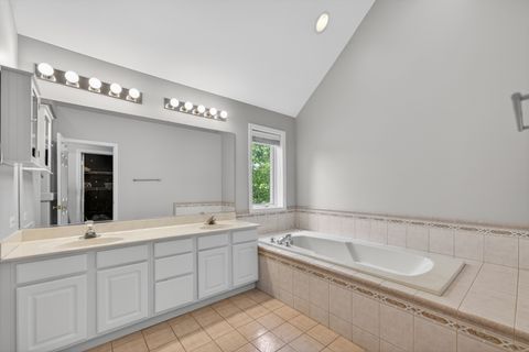 Tiny photo for 1051 W Sutton Court, Palatine, IL 60067 (MLS # 12683104)